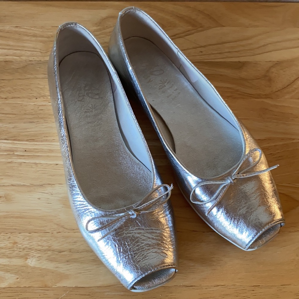 Women’s flats size 7.5